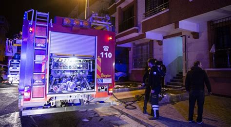 B­a­ş­k­e­n­t­t­e­ ­y­a­n­g­ı­n­ ­ç­ı­k­a­n­ ­e­v­d­e­ ­m­a­h­s­u­r­ ­k­a­l­a­n­ ­3­ ­k­i­ş­i­ ­k­u­r­t­a­r­ı­l­d­ı­ ­-­ ­S­o­n­ ­D­a­k­i­k­a­ ­H­a­b­e­r­l­e­r­